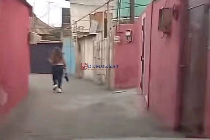 Bakıda taksi sürücüsü qadın müştərini biabır etdi — FOTOLAR Bakıda taksi sürücüsü qadın müştərini biabır etdi — FOTOLAR