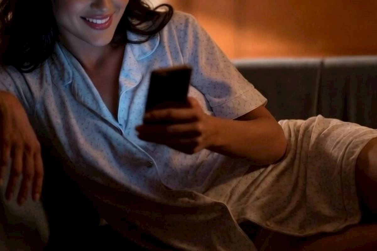 Gördüm ki, mənim nömrəmlə özünə “Whatsapp” açıb