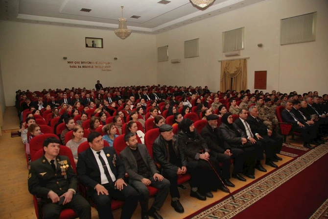 Hacıqabulda Xocalı soyqırımının 34-cü ildönümü ilə əlaqədar anım mərasimi keçirildi — FOTOLAR
