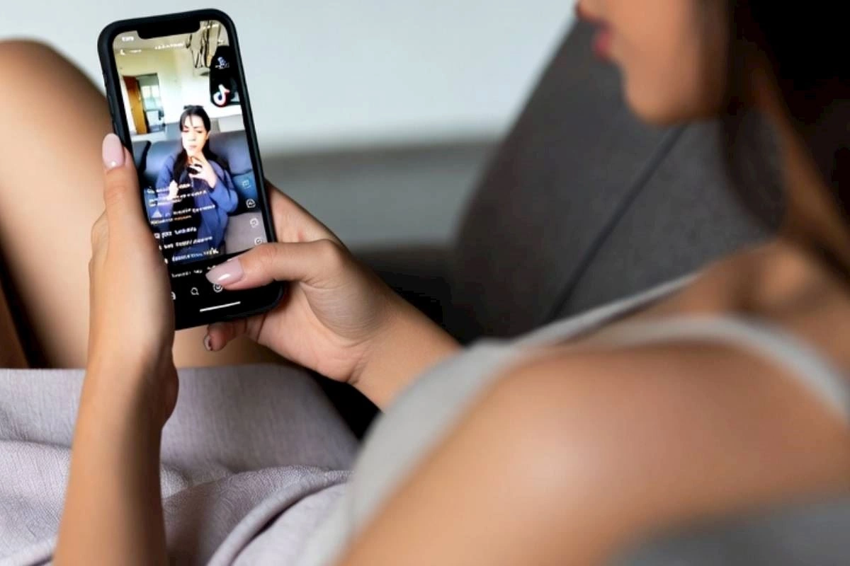 Tik-Tokda açıq videosunu paylaşdı, həbs edildi