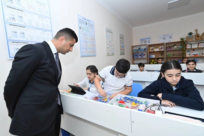 Emin Əmrullayev Sumqayıtda təhsil müəssisəsində olub — FOTOLAR Emin Əmrullayev Sumqayıtda təhsil müəssisəsində olub — FOTOLAR