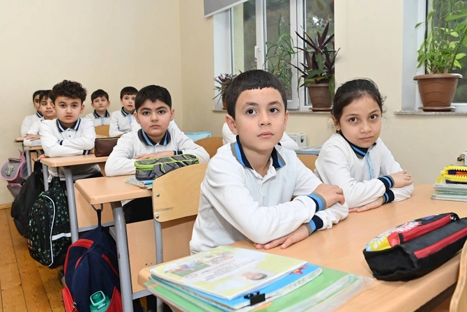 Emin Əmrullayev Sumqayıtda təhsil müəssisəsində olub — FOTOLAR Emin Əmrullayev Sumqayıtda təhsil müəssisəsində olub — FOTOLAR