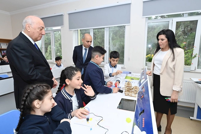 Emin Əmrullayev Sumqayıtda təhsil müəssisəsində olub — FOTOLAR Emin Əmrullayev Sumqayıtda təhsil müəssisəsində olub — FOTOLAR