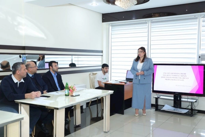“Mediada Azərbaycan dili” mövzusunda təlimlərin növbəti mərhələsi təşkil olunub — FOTOLAR “Mediada Azərbaycan dili” mövzusunda təlimlərin növbəti mərhələsi təşkil olunub — FOTOLAR