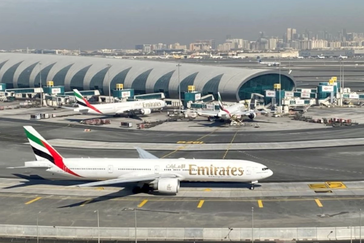 Dubay aeroportunda bütün uçuşlar DAYANDIRILDI