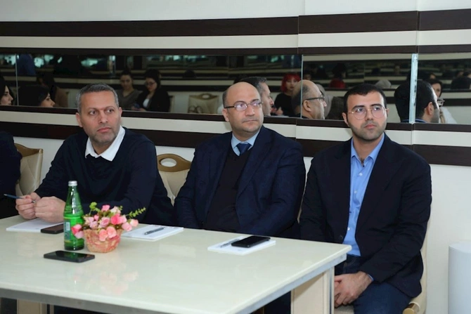 “Mediada Azərbaycan dili” mövzusunda təlimlərin növbəti mərhələsi təşkil olunub — FOTOLAR “Mediada Azərbaycan dili” mövzusunda təlimlərin növbəti mərhələsi təşkil olunub — FOTOLAR