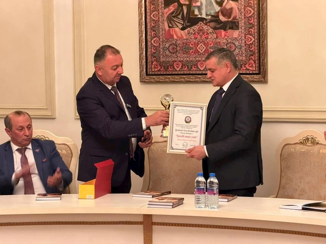 Nicat Ərtürkün Ana həsrəti kitabının təqdimatı keçirildi — FOTOLAR