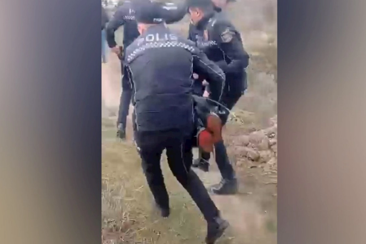 Polis kanala düşən azyaşlını belə xilas etdi — VİDEO