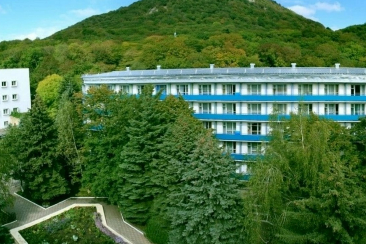 Neçə təhsil işçisi sanatoriya yollayışlarından istifadə edib?