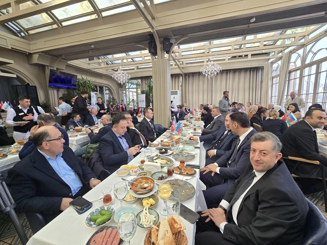 UİD Azərbaycan tərəfindən səhər yeməyi proqramı təşkil olunub — FOTOLAR UİD Azərbaycan tərəfindən səhər yeməyi proqramı təşkil olunub — FOTOLAR