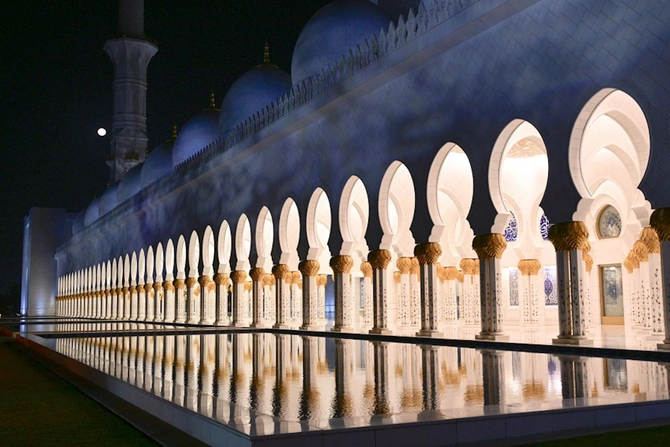 Leyla Əliyeva Şeyx Zayed məscidini ziyarət etdi — FOTOLAR
