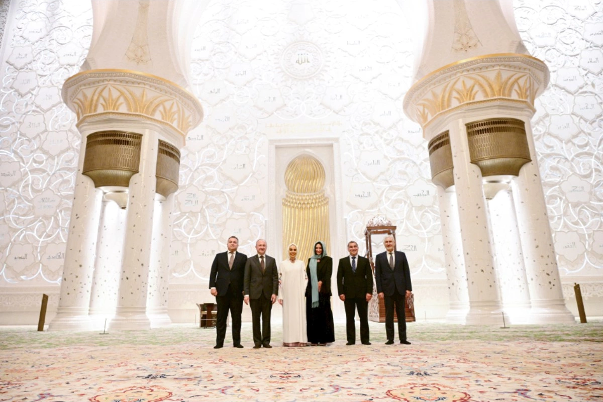 Leyla Əliyeva Şeyx Zayed məscidini ziyarət etdi — FOTOLAR