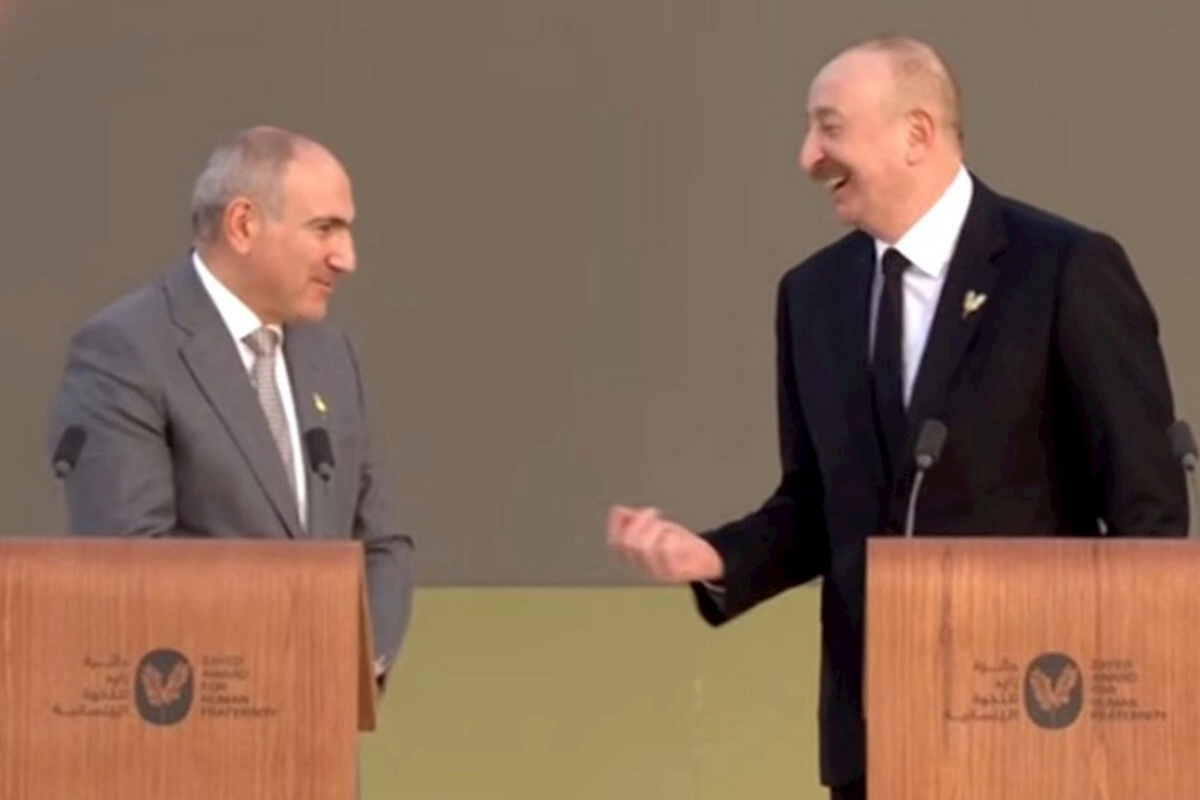 Prezident Paşinyanla zarafatlaşdı: İlk kim çıxış edəcək? — VİDEO