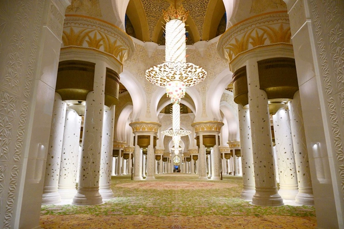Leyla Əliyeva Şeyx Zayed məscidini ziyarət etdi — FOTOLAR