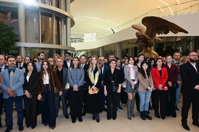 Heydər Əliyev Mərkəzində “Vəhşi təbiətin super qəhrəmanları” sərgisi açılıb — FOTOLAR