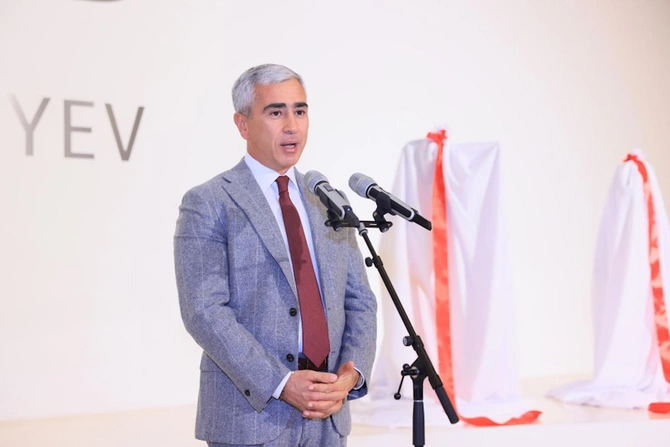 Heydər Əliyev Mərkəzində “Vəhşi təbiətin super qəhrəmanları” sərgisi açılıb — FOTOLAR