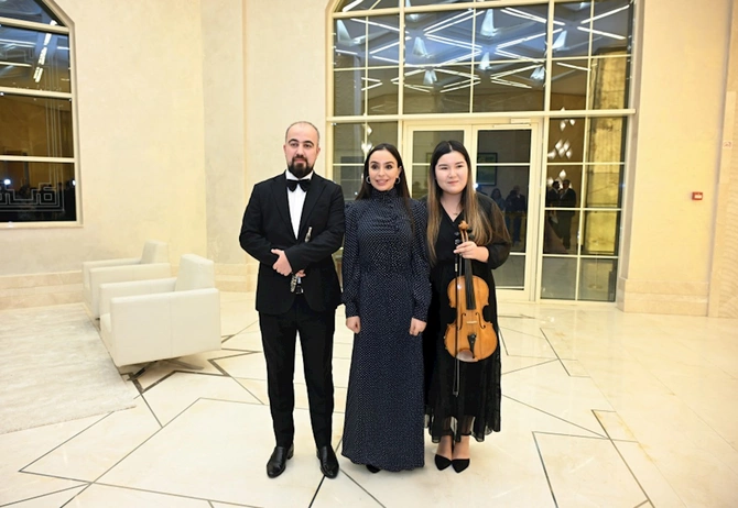 Leyla Əliyeva “Qış nağılı”nın açılışında — FOTOLAR