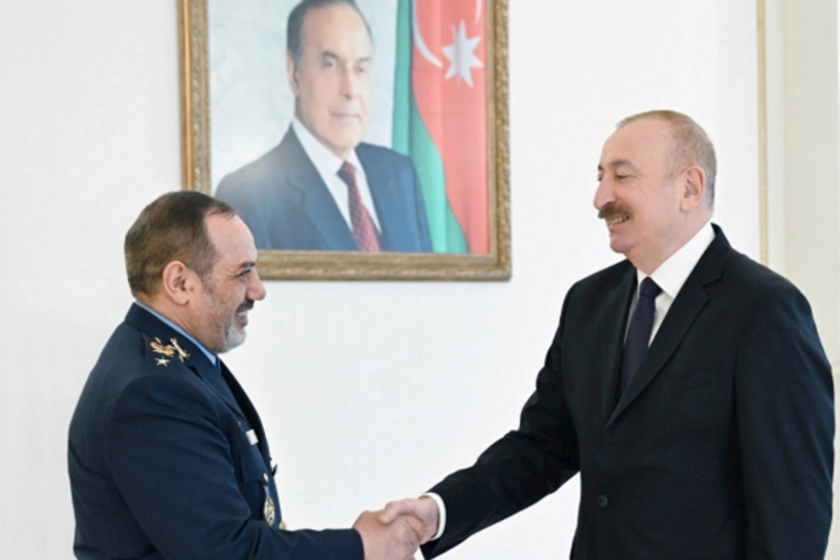 Prezident İranın müdafiə və silahlı qüvvələrə dəstək nazirini qəbul etdi — FOTOLAR