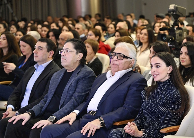 Leyla Əliyeva “Qış nağılı”nın açılışında — FOTOLAR