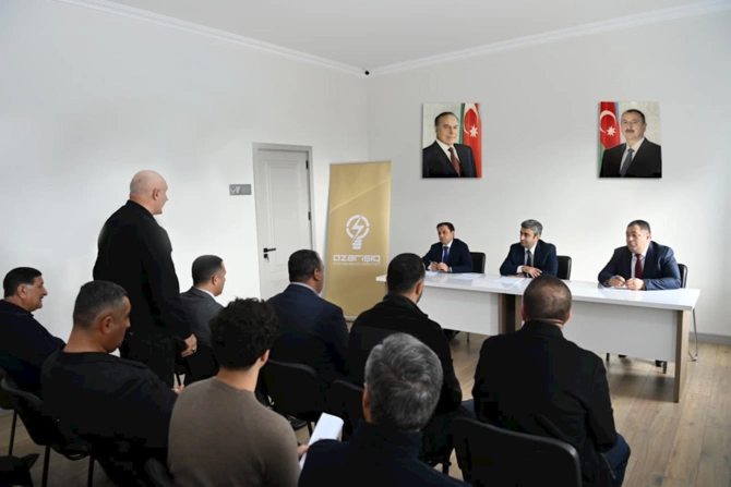 Azərişıq nümayəndələri Xankəndində sahibkarlarla görüş keçirdi — FOTOLAR Azərişıq nümayəndələri Xankəndində sahibkarlarla görüş keçirdi — FOTOLAR