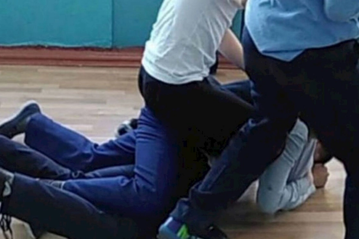 Polis şagirdlər arasında baş verən insidentlə bağlı məlumat yaydı