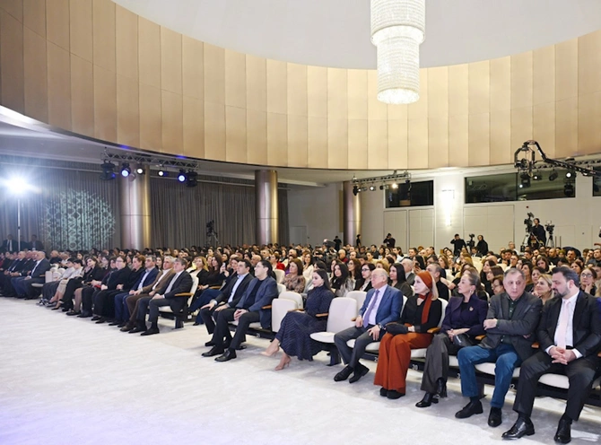 Leyla Əliyeva “Qış nağılı”nın açılışında — FOTOLAR