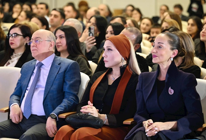 Leyla Əliyeva “Qış nağılı”nın açılışında — FOTOLAR