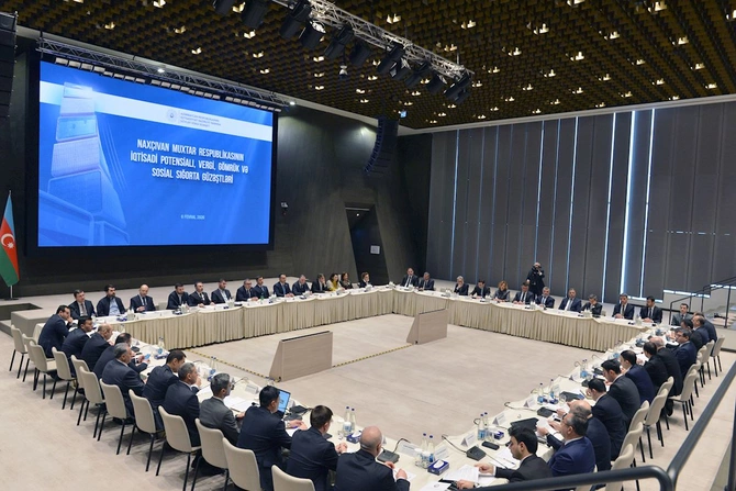 Naxçıvanın iqtisadi potensialı və tətbiq edilən güzəştlərlə bağlı tədbir keçirilib —FOTOLAR