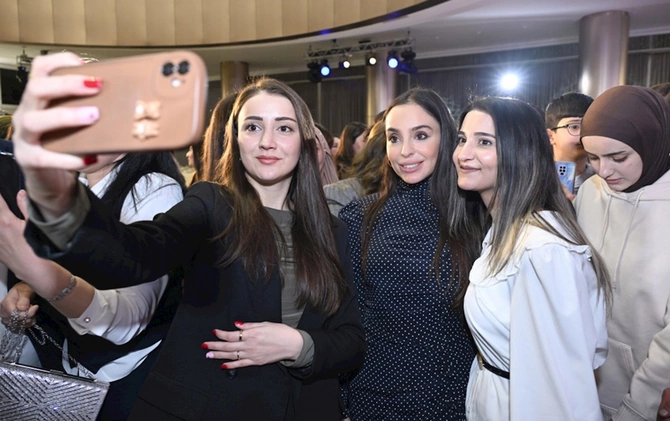 Leyla Əliyeva “Qış nağılı”nın açılışında — FOTOLAR