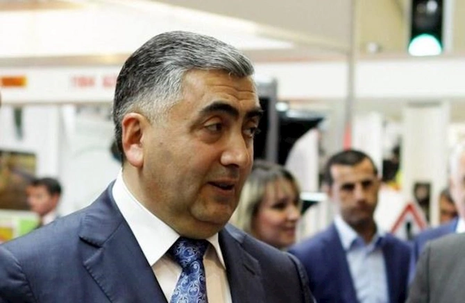Əcnəbilərlə qohum olan azərbaycanlı tanınmışlar — FOTOLAR Əcnəbilərlə qohum olan azərbaycanlı tanınmışlar — FOTOLAR