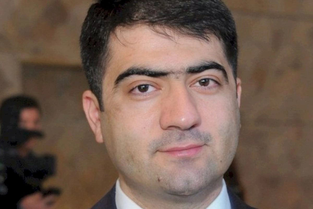İcra başçısı xanımından ayrılmadığını AzTV-nin kadrları ilə sübut etdi — FOTOLAR