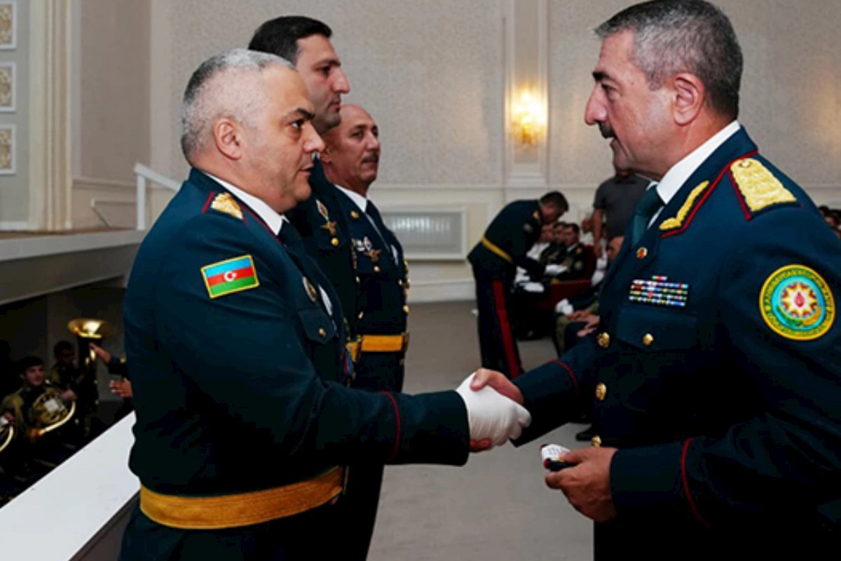 General-leytenant təqaüdə göndərildi