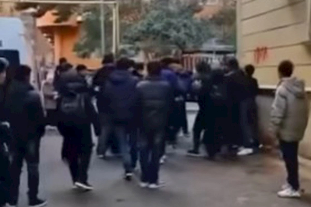 Xırdalanda 15 şagird bir məktəblini döyüb? — Məktəbdən açıqlama