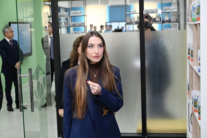 Alyona Əliyeva 50 uşağa velosiped hədiyyə etdi — FOTOLAR