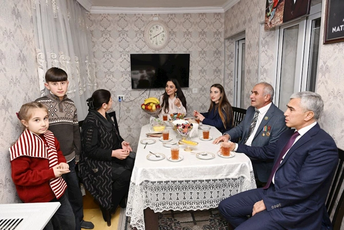 Leyla Əliyeva və Alyona Əliyeva Gəncə Memorial Kompleksində — FOTOLAR