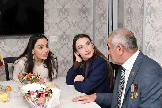 Leyla Əliyeva və Alyona Əliyeva Gəncə Memorial Kompleksində — FOTOLAR