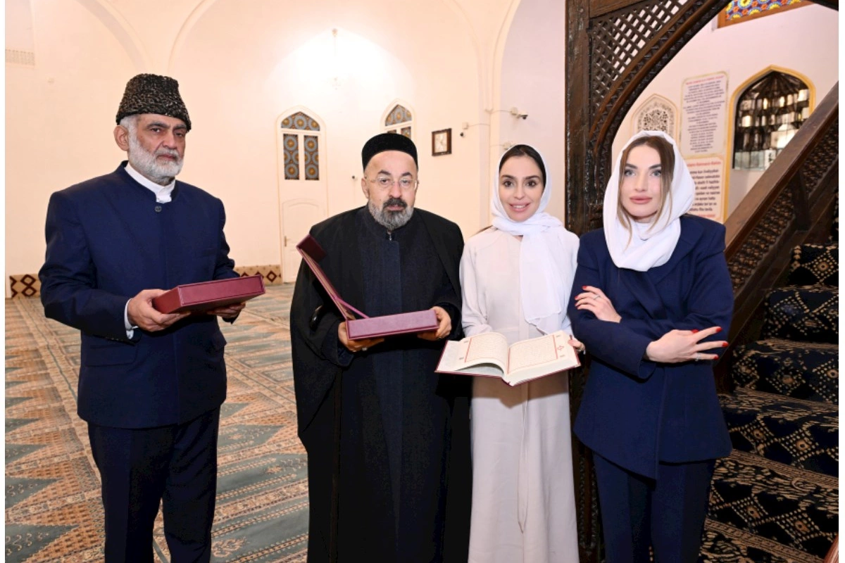 Gəncənin Şah Abbas məscidini ziyarət — FOTOLAR