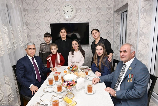 Leyla Əliyeva və Alyona Əliyeva Gəncə Memorial Kompleksində — FOTOLAR