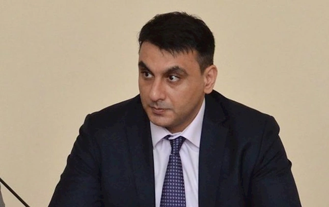 Nazir rektorun oğlunu vəzifədən azad etdi — FOTO