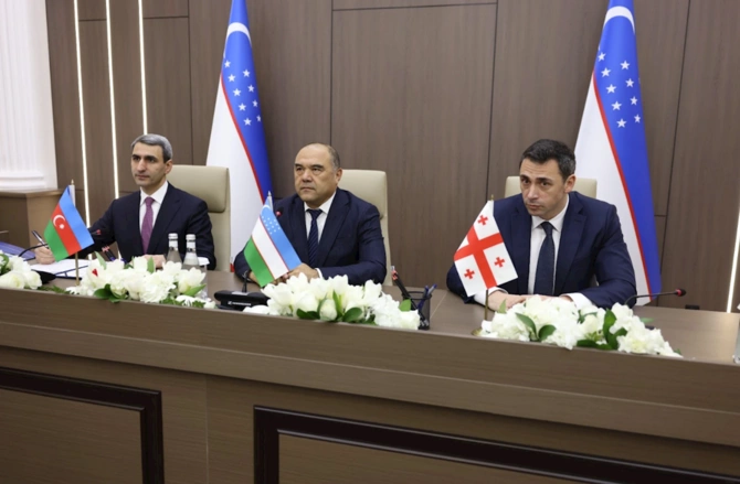 Avrasiya Nəqliyyat Marşrutuna maraq artır: Gürcüstan Beynəlxalq Assosiasiyaya qoşuldu — FOTOLAR