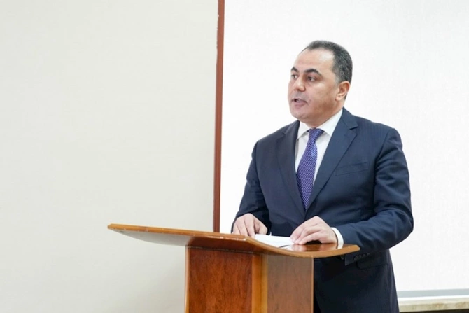 Naxçıvanın yeni Baş naziri kollektivə təqdim edildi — FOTOLAR Naxçıvanın yeni Baş naziri kollektivə təqdim edildi — FOTOLAR