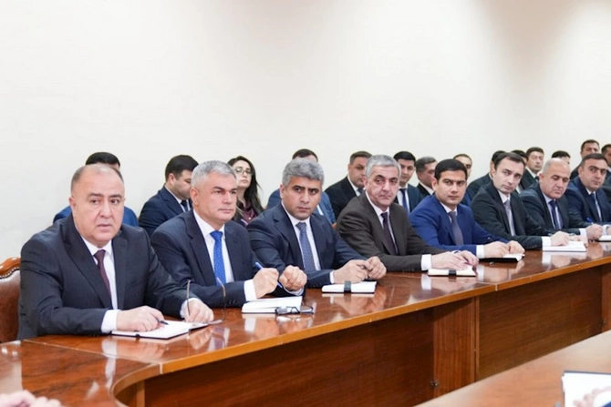 Naxçıvanın yeni Baş naziri kollektivə təqdim edildi — FOTOLAR Naxçıvanın yeni Baş naziri kollektivə təqdim edildi — FOTOLAR