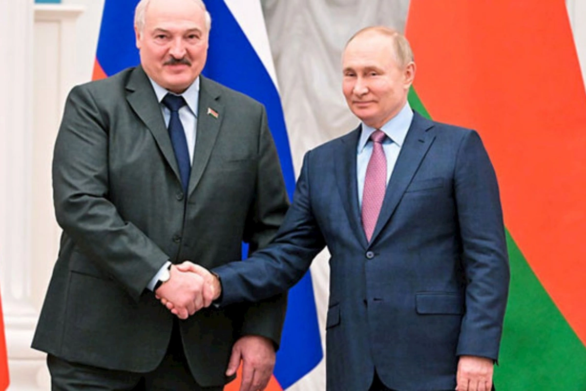 Putin Lukaşenko ilə müzakirə apardı