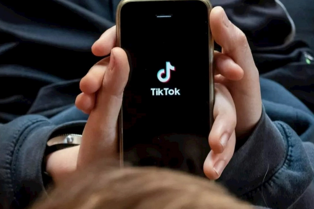 Canlı yayımda söyüş söyən daha bir tiktoker cəzalandırıldı