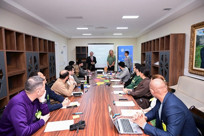 Bir sıra media nümayəndələrinə vörkşop keçilib — FOTOLAR