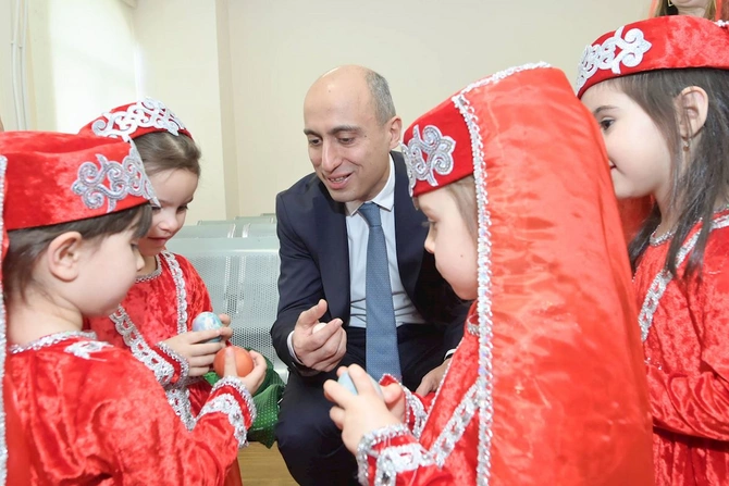 Emin Əmrullayev Xankəndi və Xocalıda təhsil müəssisələrində oldu — FOTOLAR