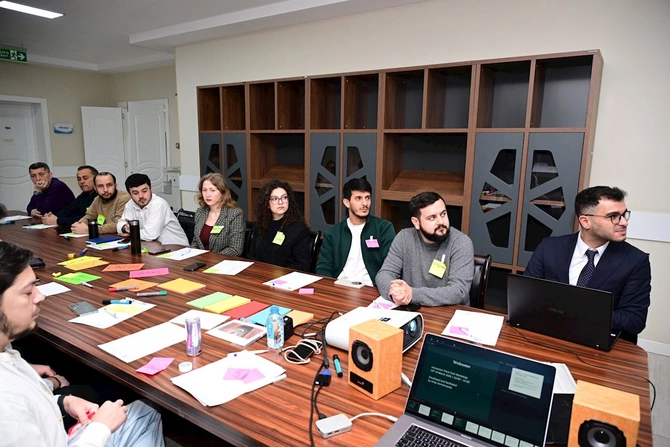 Bir sıra media nümayəndələrinə vörkşop keçilib — FOTOLAR