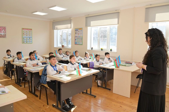 Emin Əmrullayev Xankəndi və Xocalıda təhsil müəssisələrində oldu — FOTOLAR