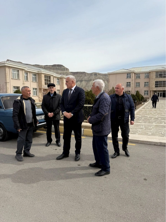 Milli Məclisin deputatı Vüqar Rəhimzadə Culfada seçiciləri ilə növbəti görüşünü keçirib — FOTOLAR Milli Məclisin deputatı Vüqar Rəhimzadə Culfada seçiciləri ilə növbəti görüşünü keçirib — FOTOLAR