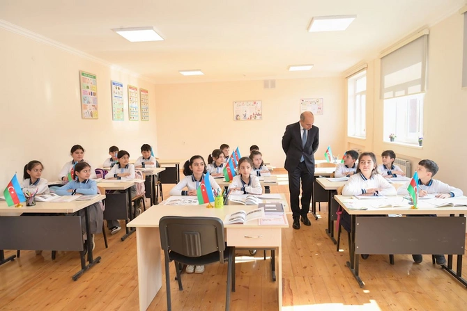 Emin Əmrullayev Xankəndi və Xocalıda təhsil müəssisələrində oldu — FOTOLAR